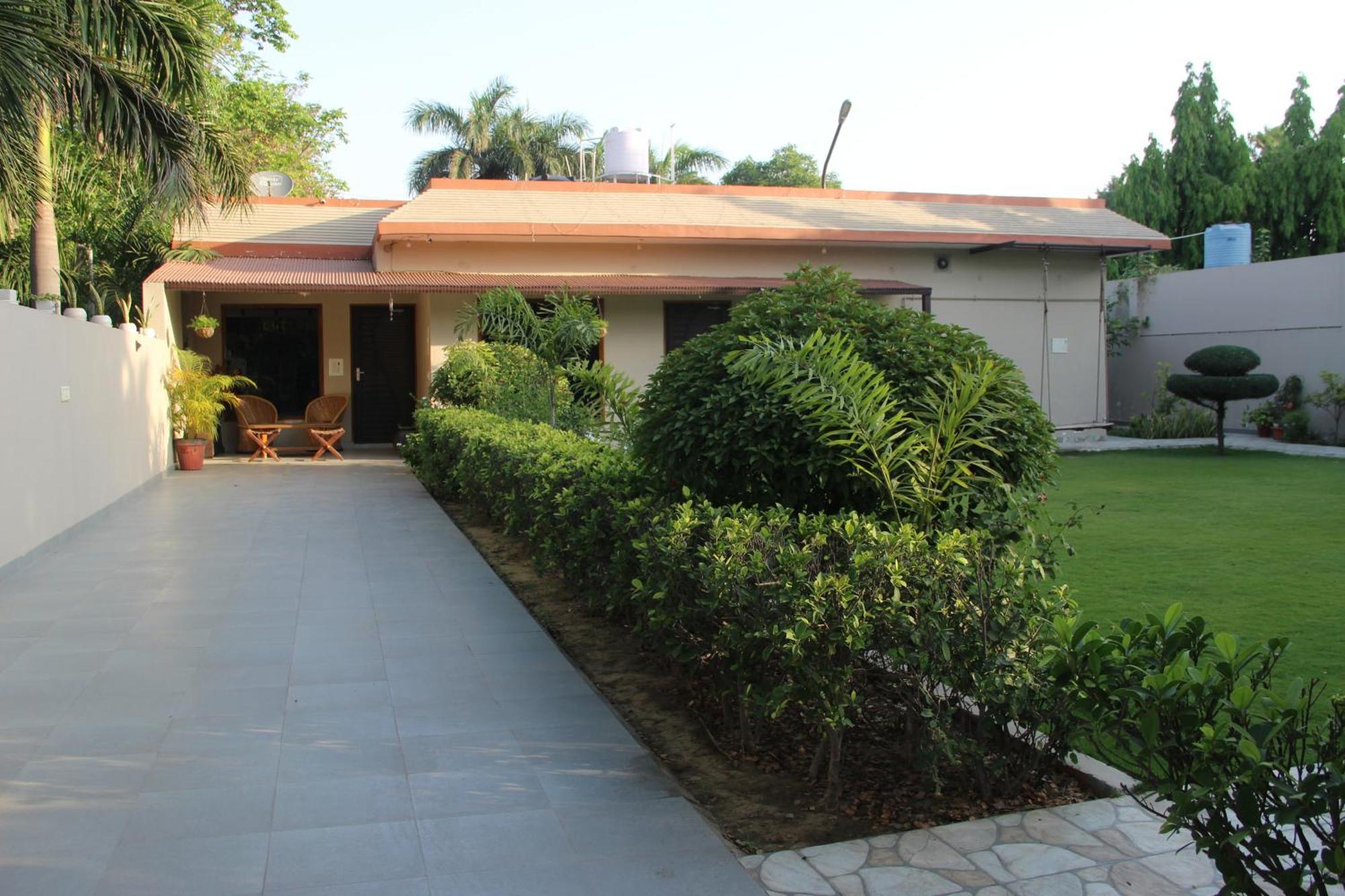 Zuri Holiday Home Greater Noida Kültér fotó